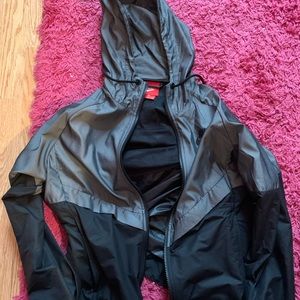 NIKE WINDBREAKER